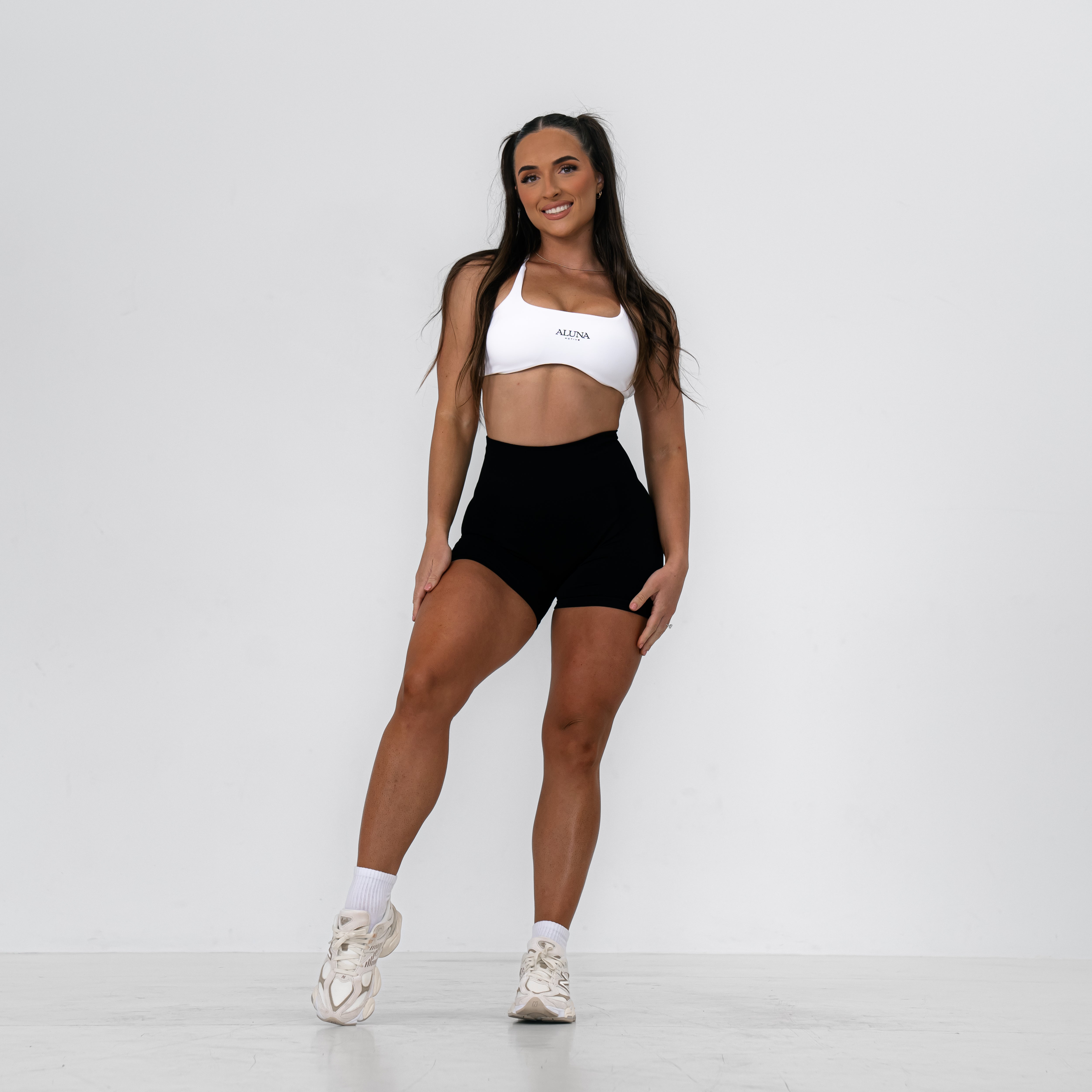 Seamless Contour Shorts - Onyx