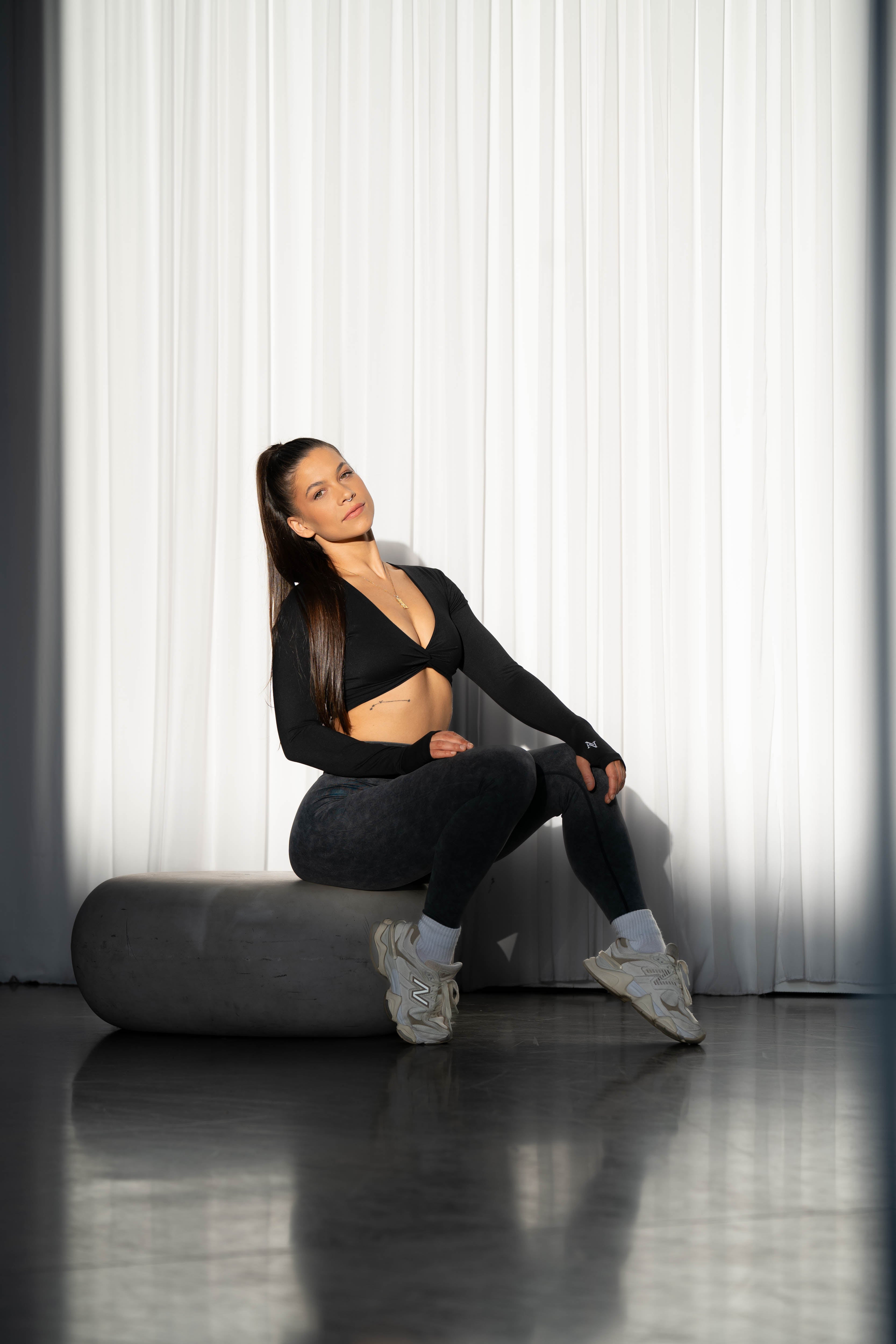 Infinity Luxe Long Sleeve Crop - Black